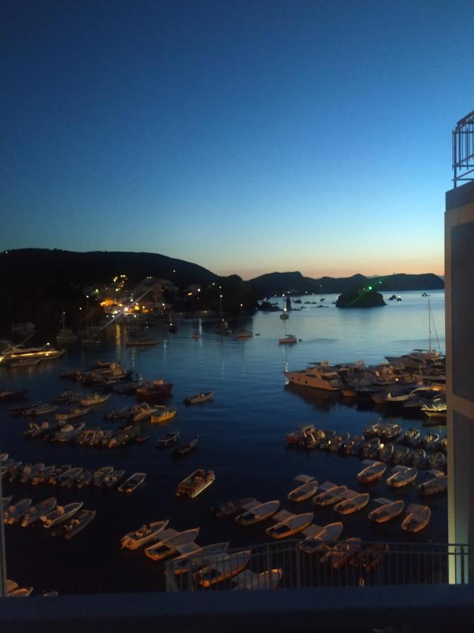 Hotel La Baia Понца Экстерьер фото