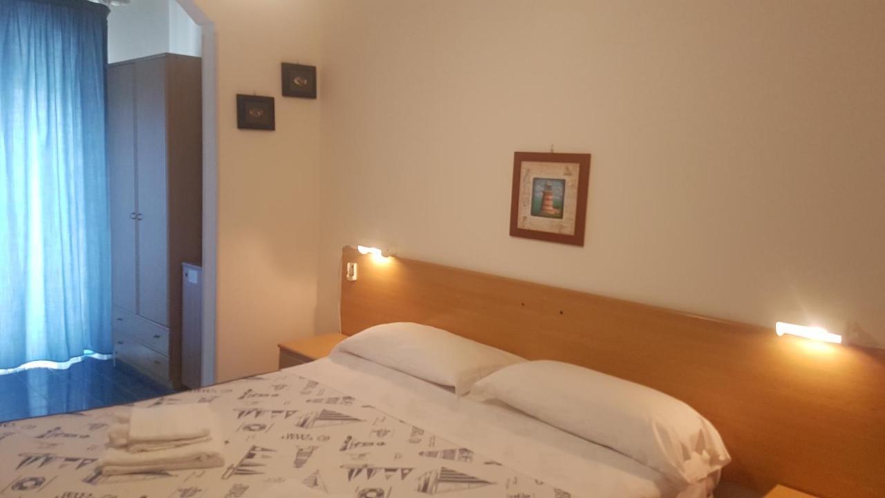 Hotel La Baia Понца Экстерьер фото