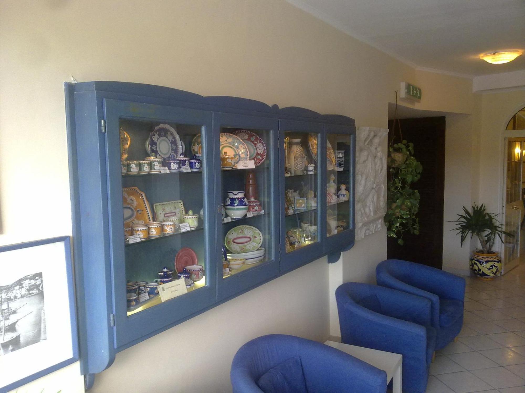 Hotel La Baia Понца Экстерьер фото