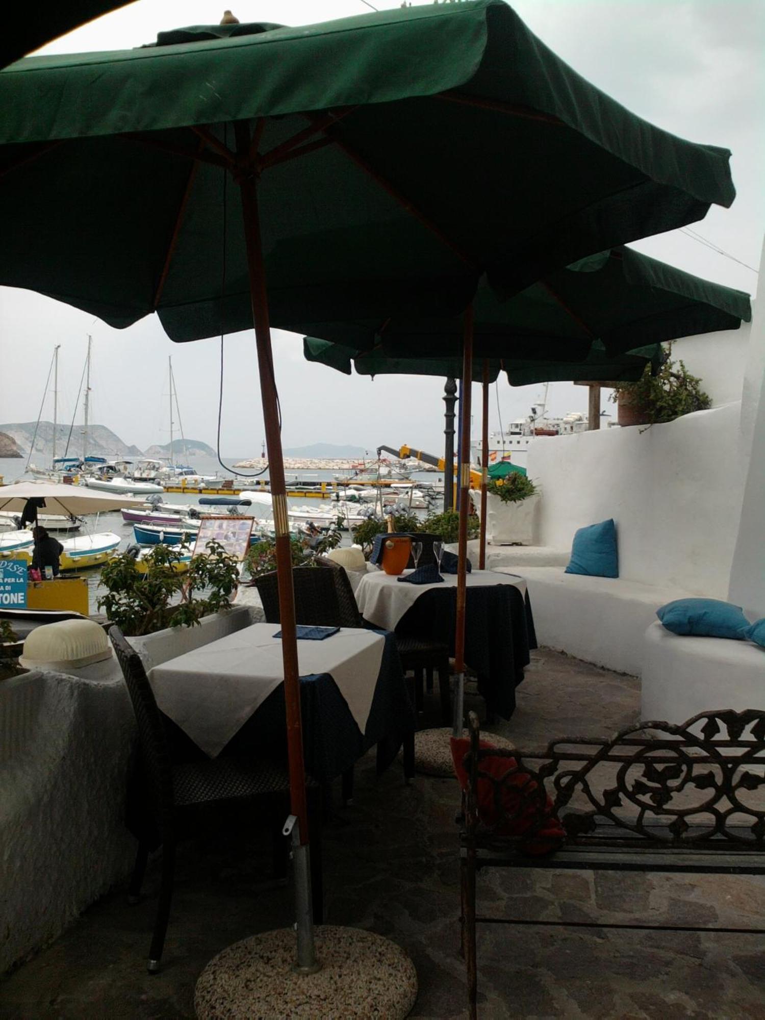 Hotel La Baia Понца Экстерьер фото