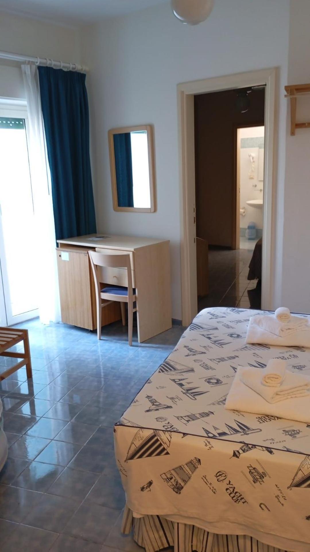 Hotel La Baia Понца Экстерьер фото