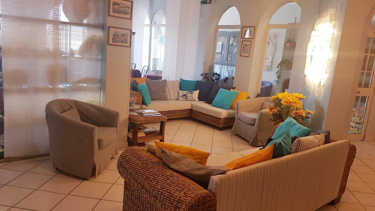 Hotel La Baia Понца Экстерьер фото